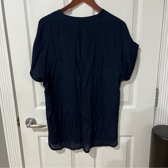 Alison Sheri cap sleeve navy shirt with faux buttons size large - Picture 7 of 9